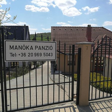Manoka Guest House Модьород Экстерьер фото