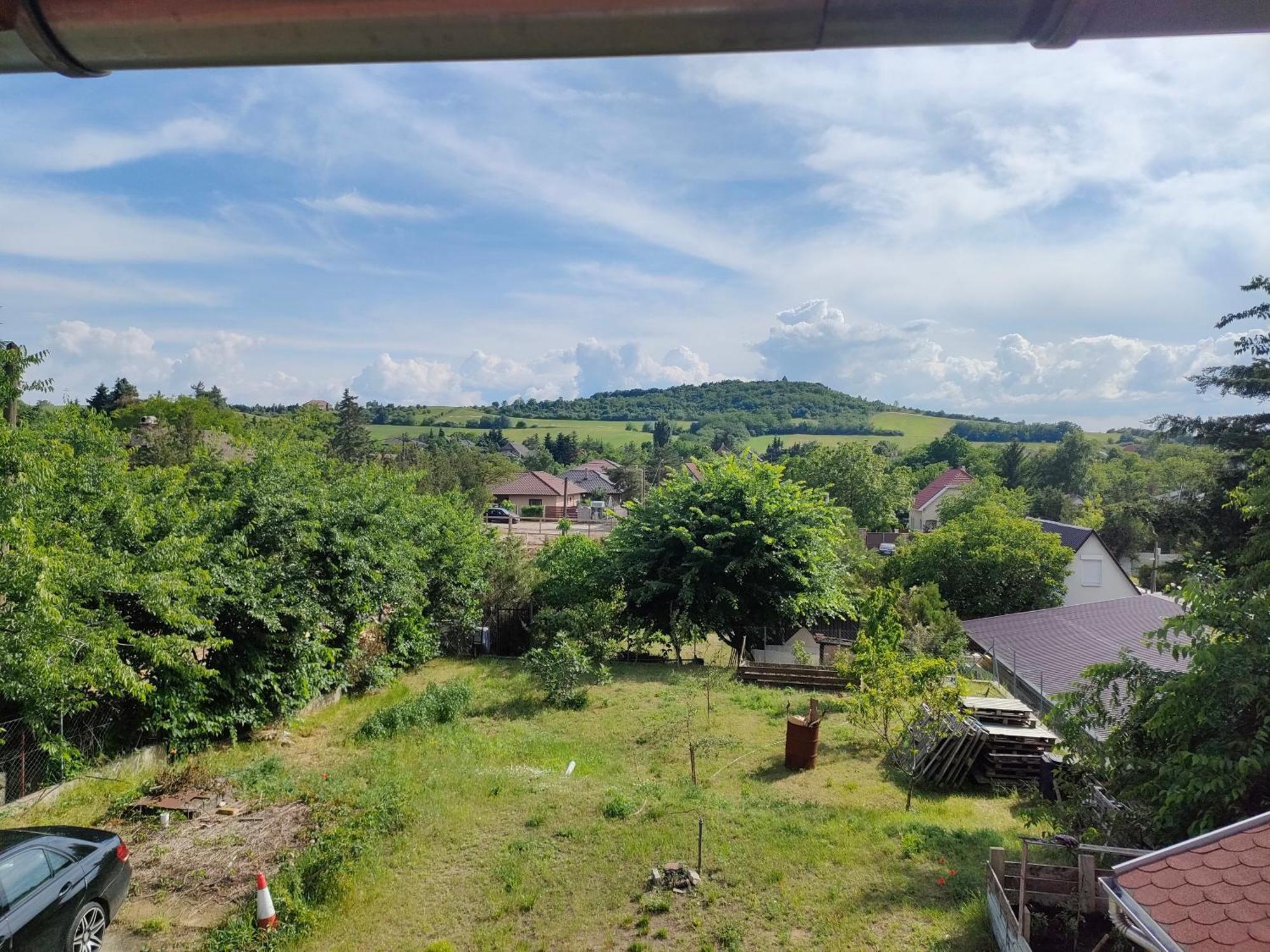 Manoka Guest House Модьород Экстерьер фото