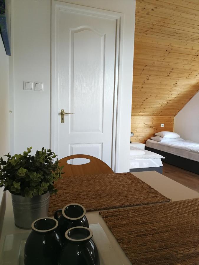 Manoka Guest House Модьород Экстерьер фото