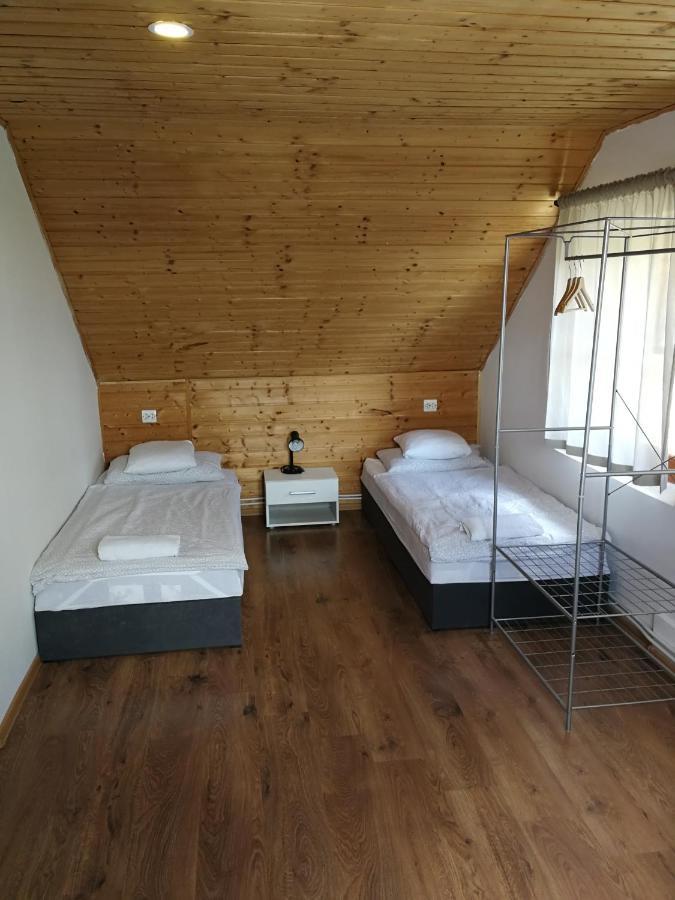 Manoka Guest House Модьород Экстерьер фото