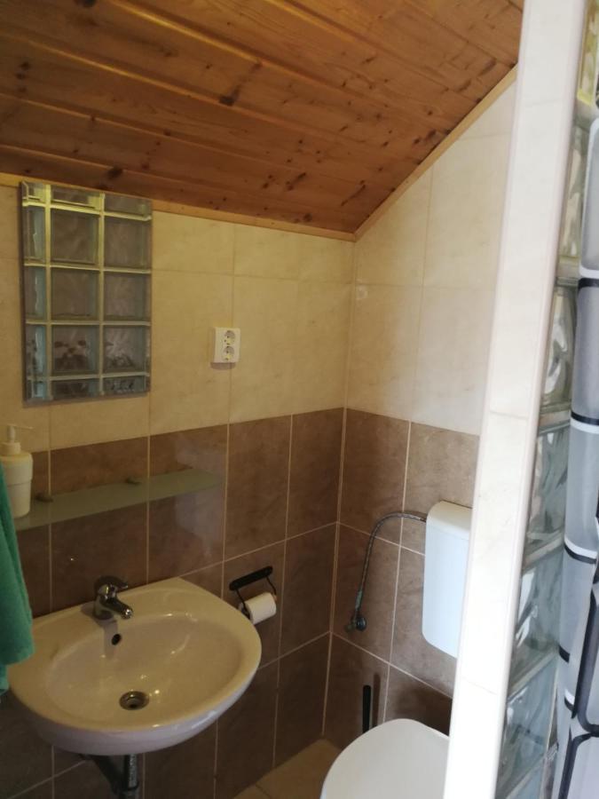 Manoka Guest House Модьород Экстерьер фото